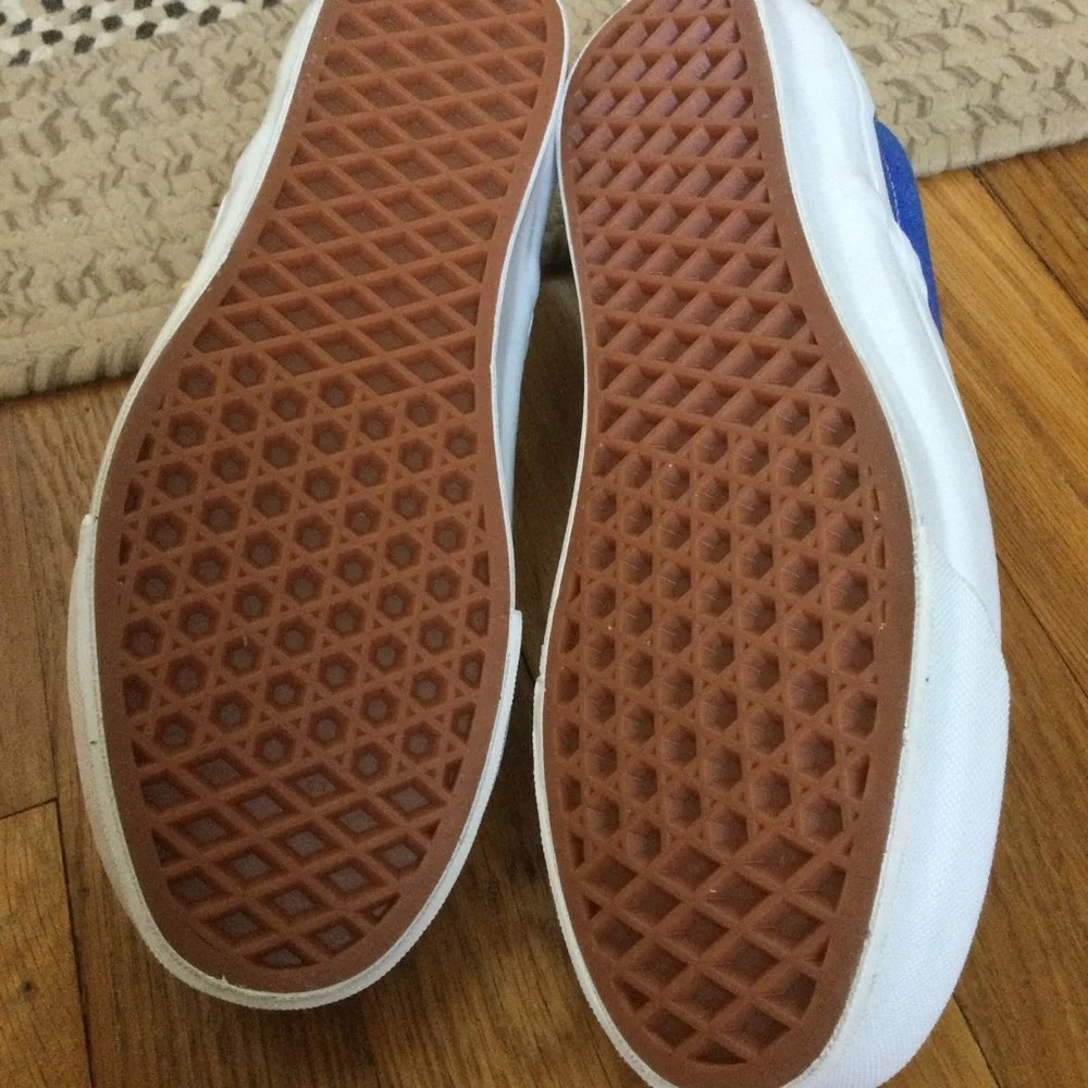 Vans Island theme slip ons